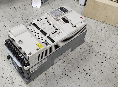 Преобразователь частоты ABB ACS800-04-0040-3+J400