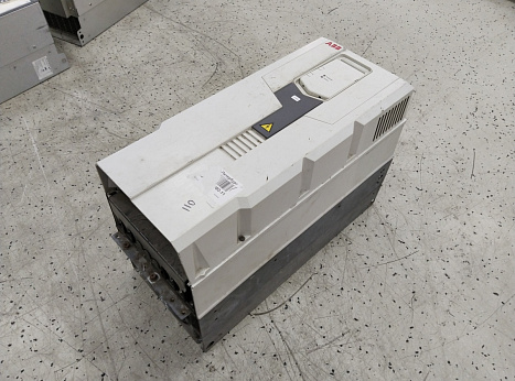 Преобразователь частоты ABB ACS580-01-145A-4