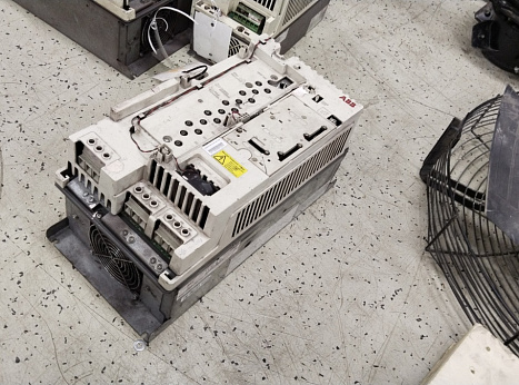 Преобразователь частоты ABB ACS800-04-0030-3+D150+K454+L509