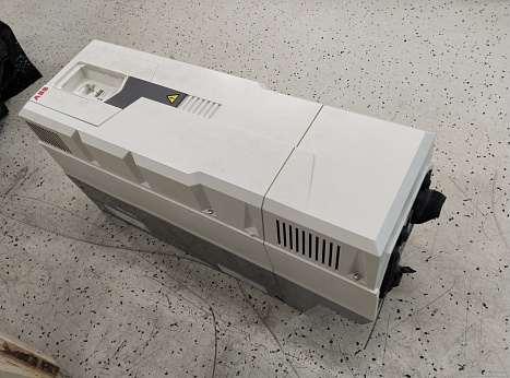 Преобразователь частоты ABB ACS580-01-145A-4+J400