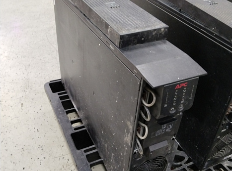 Источник бесперебойного питания (ИБП) APC Smart-UPS RT 3000VA SURTD3000XLI